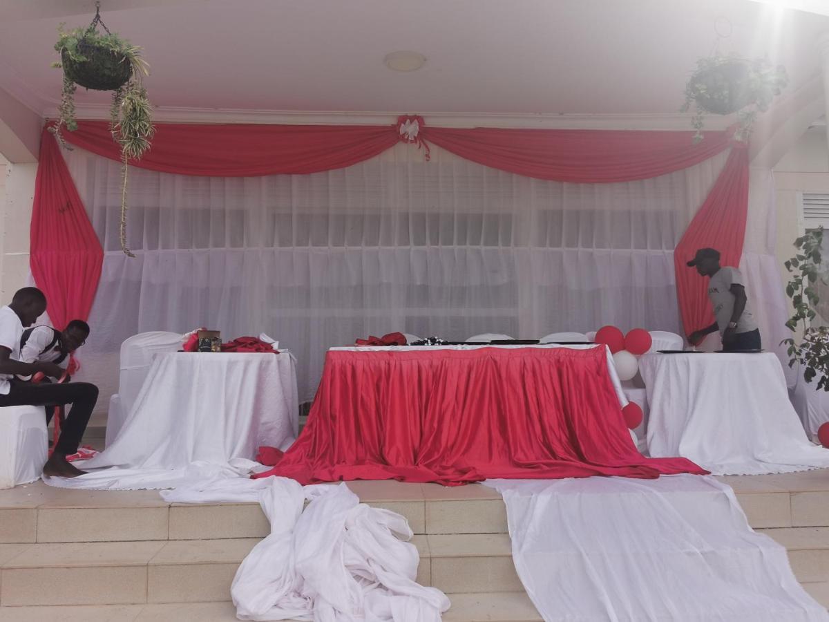 Victoria Lake View Guesthouse & Safaris エンテベ エクステリア 写真